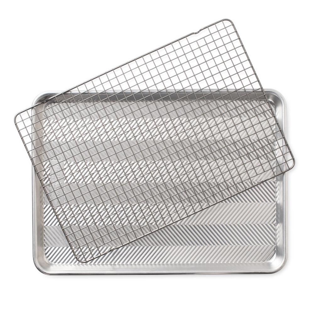 Prism Half Sheet With Nonstick Grid, 0011172431714