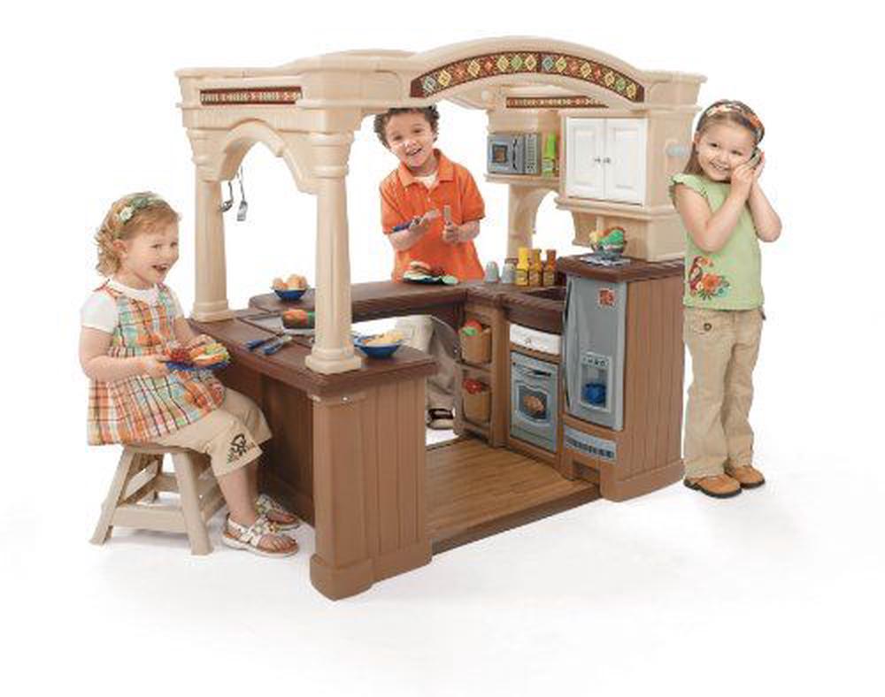 Step 2 Grand Walk In Kitchen Role Play Toy 891300