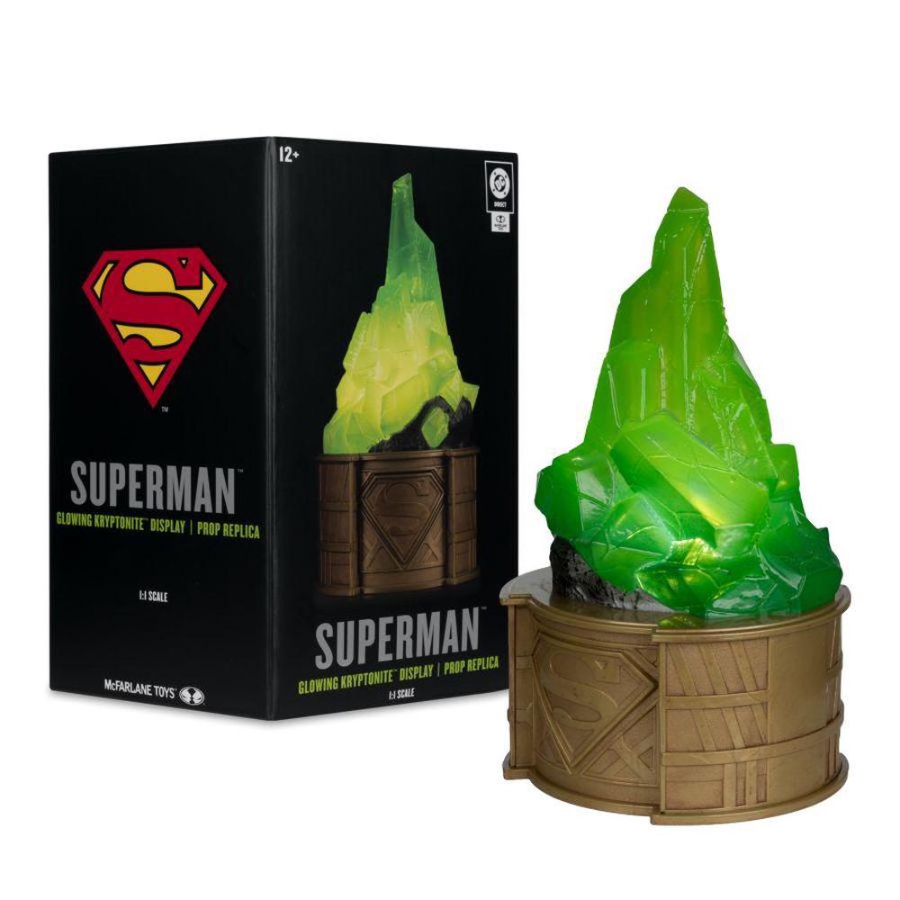 McFarlane Toys DC Direct - Kryptonite Display 1:1 Scale Prop Replica by McFarlane Toys - ISBN: 0787926179392