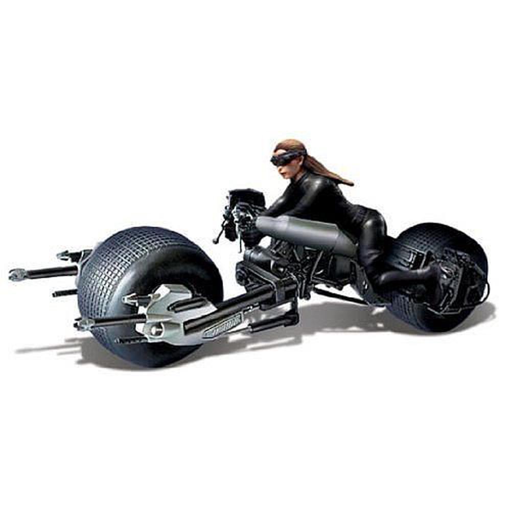 The Dark Knight Rises Catwoman with Bat Pod 1/18 Moebius, 0895137001033
