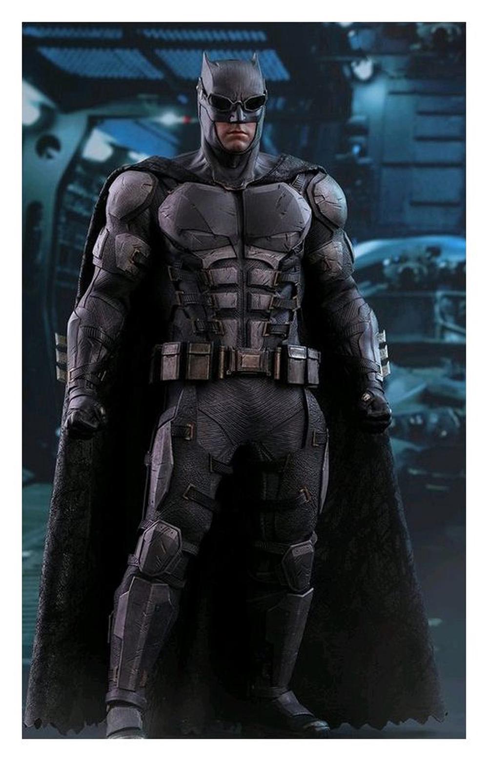 tactical batman hot toys