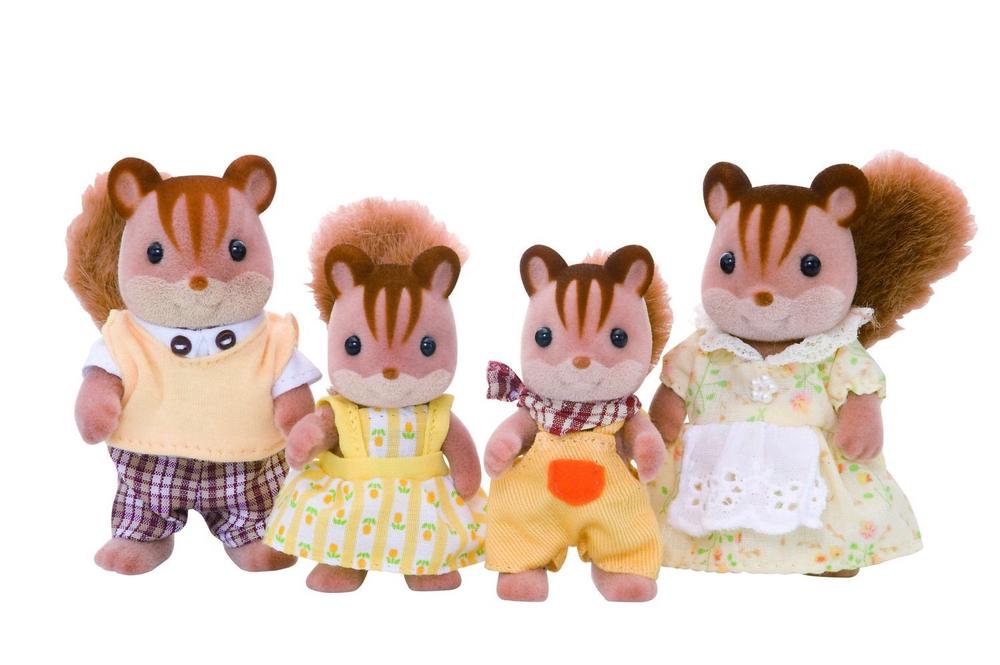 Walnut Squirrel Family Animal Figures, 5054131041727
