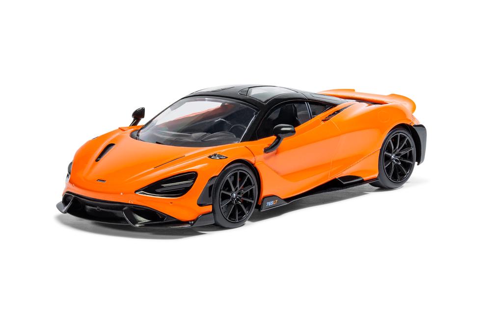 Airfix Small Starter Set McLaren 765LT 1:43 Scale (Orange), 5055286686467