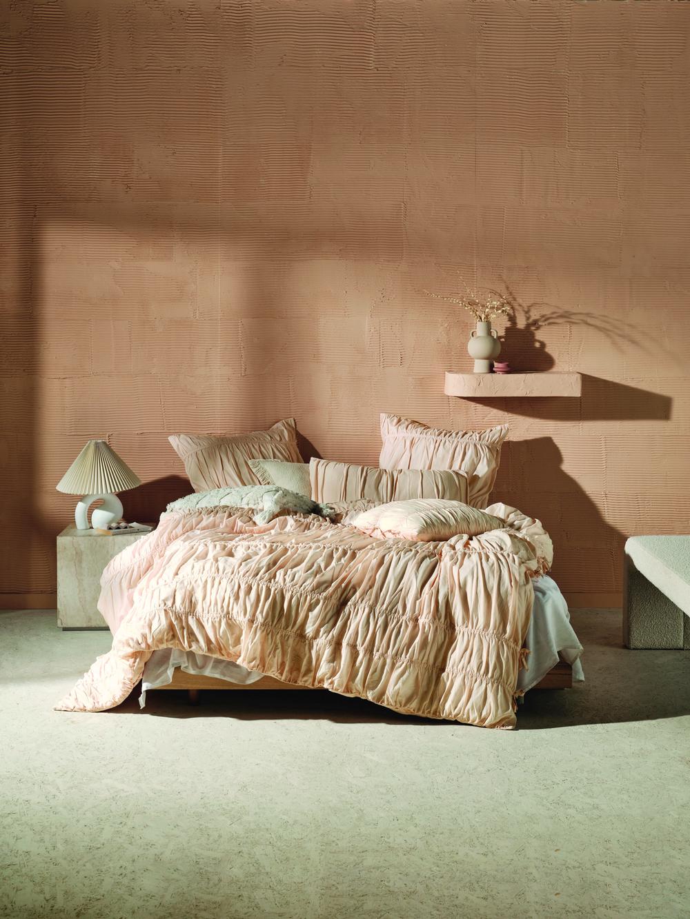 Layla Quilt Cover Set (Pink), 9317146509115