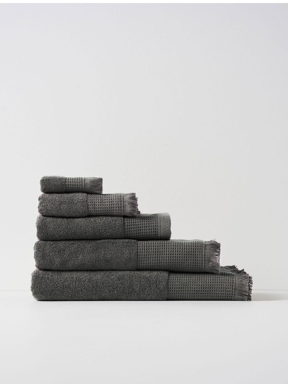 Linen House 550 GSM Eden Bath Towel (Charcoal) - 69x139cm by Linen House - ISBN: 9317146514041