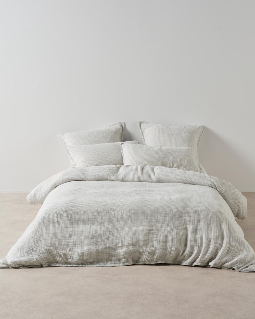 Linen House Rohan Quilt Cover Set - Queen by Linen House - ISBN: 9317146558236