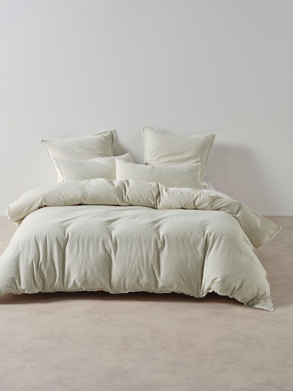 Linen House Macey Quilt Cover Set (Artichoke) - King, 9317146560390