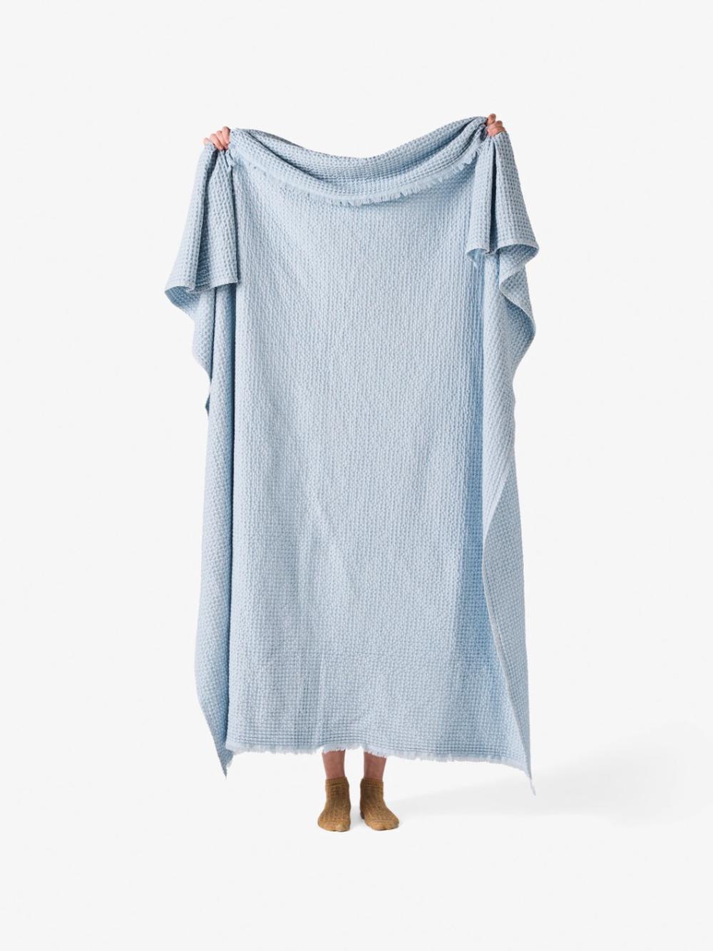 Linen House Saltwater Throw (Hydrangea) - 150 x 200cm, 9317146561441