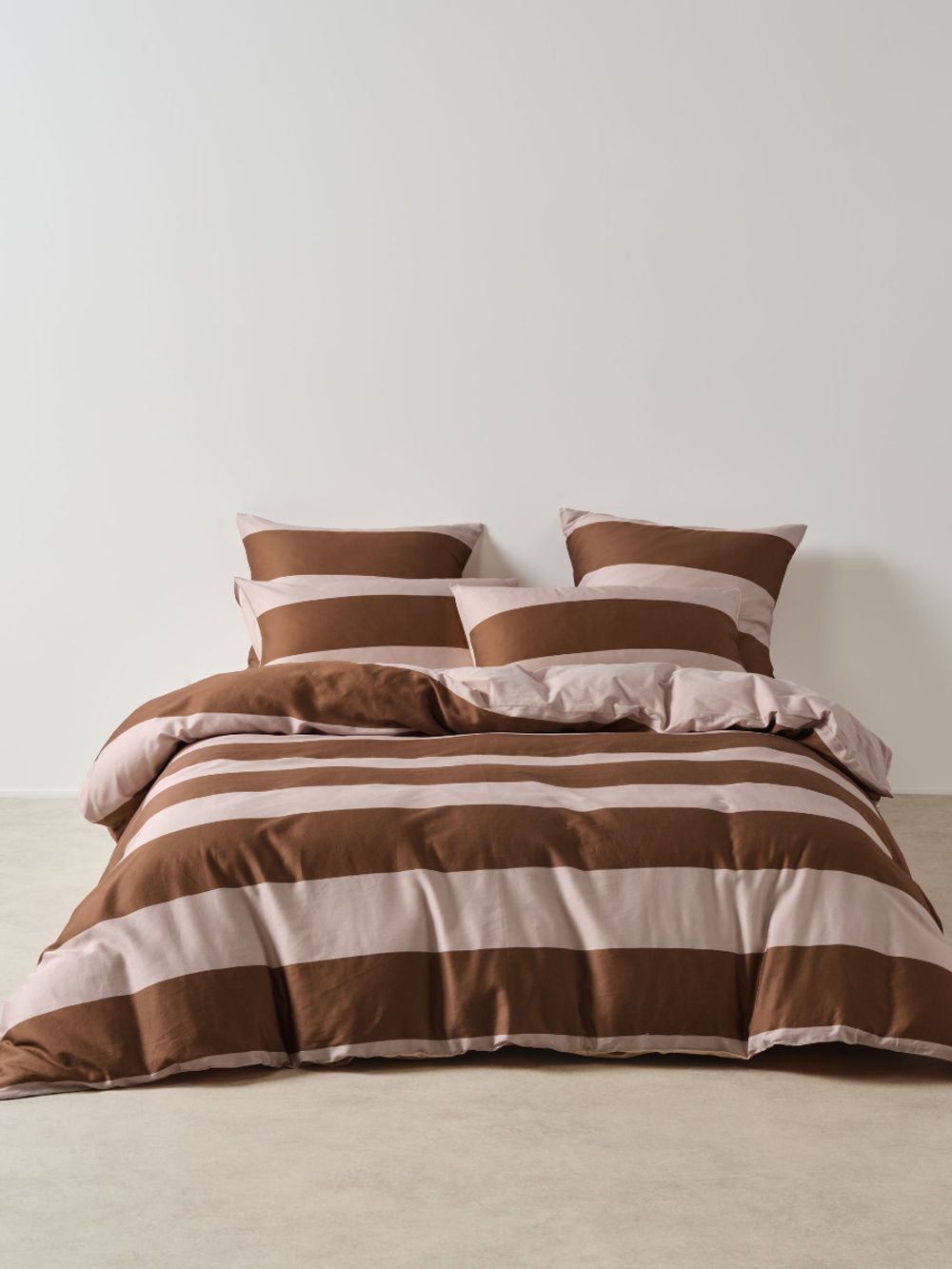 Linen House Rugby Stripe Quilt Cover Set (Orchid) - King by Linen House - ISBN: 9317146566712