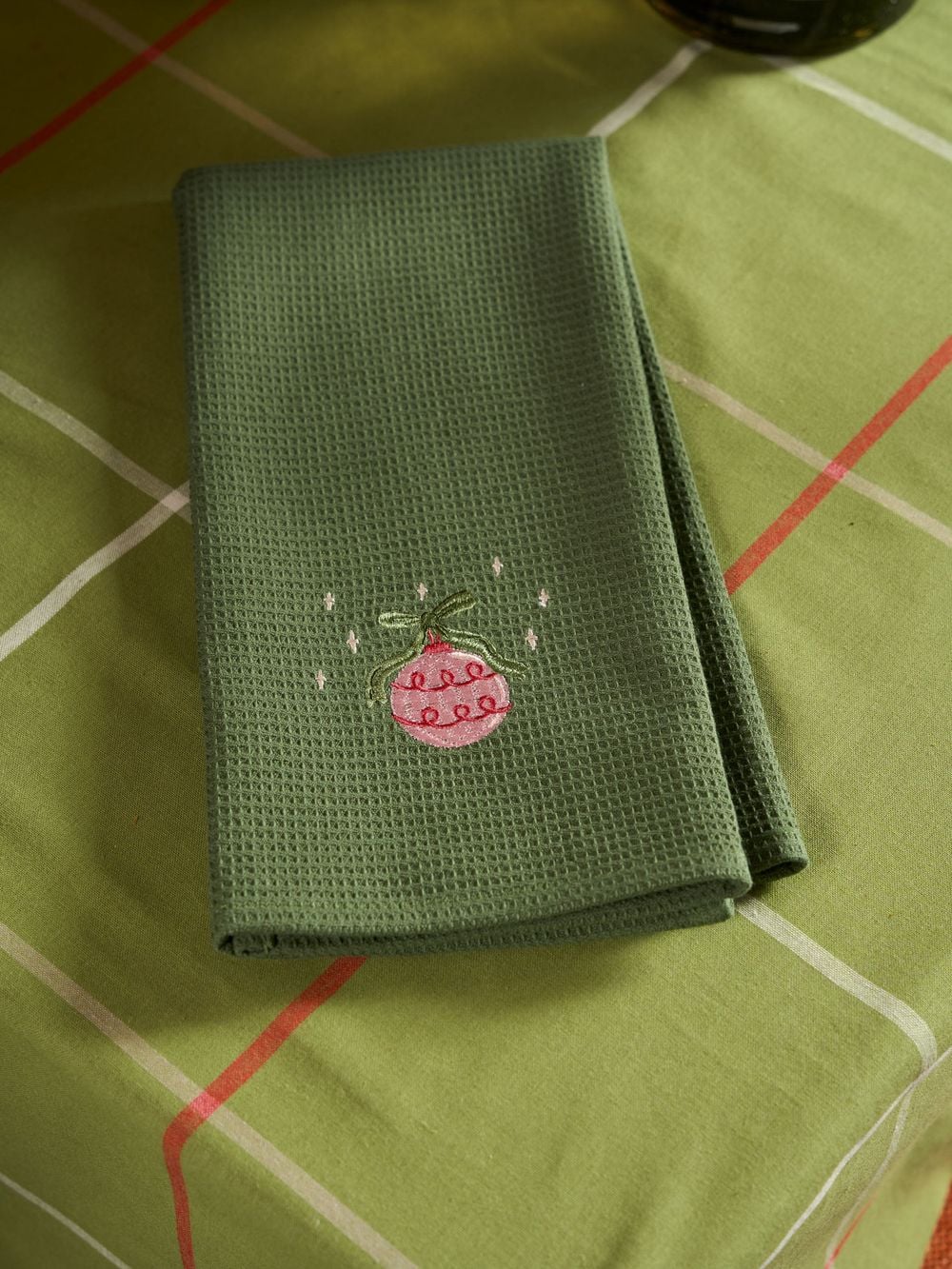 Linen House Bauble Embroidered Tea Towel (Green) - 50cm x 70cm by Linen House - ISBN: 9317146581661