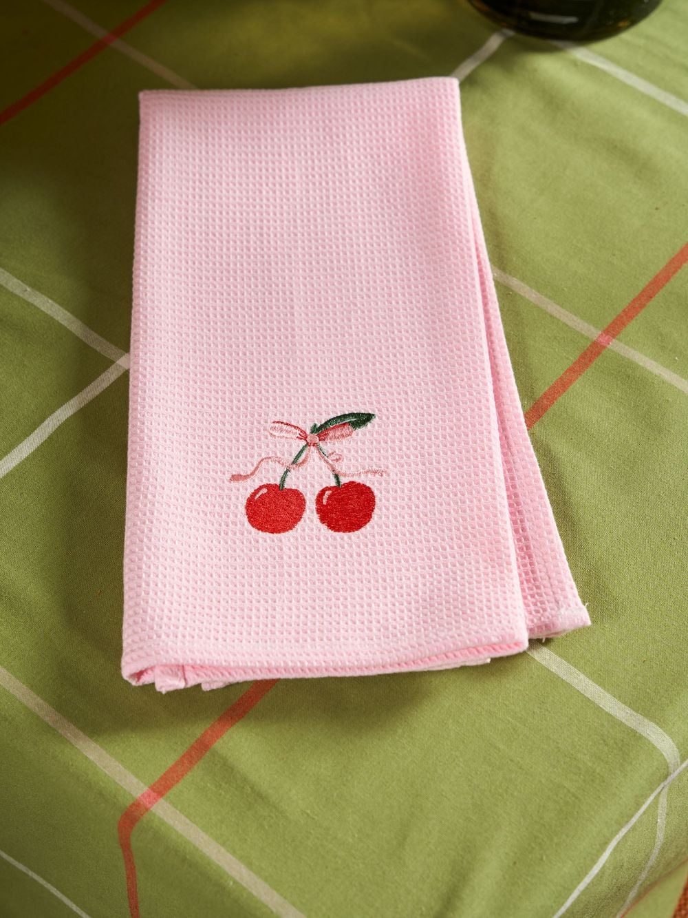 Linen House Cherry Embroidered Tea Towel (Pink) - 50cm x 70cm by Linen House - ISBN: 9317146581692