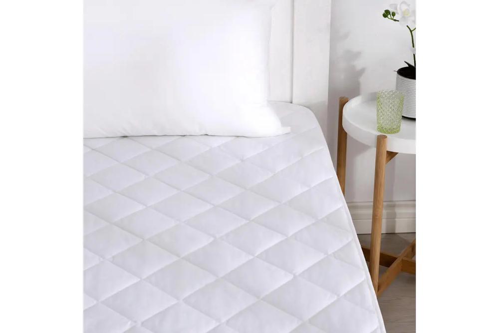 Commercial Corner Strap Quilted Cotton Mattress Protector (White), 9347563097421