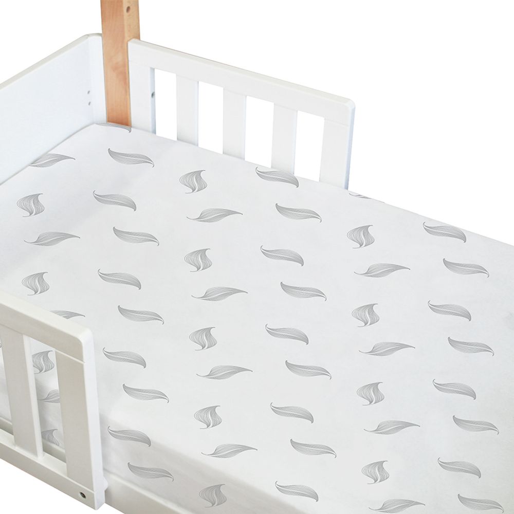 babyhood Amani Bebe Organic Standard Fitted Sheet (White with Grey Leaf) by babyhood - ISBN: 9350764008110