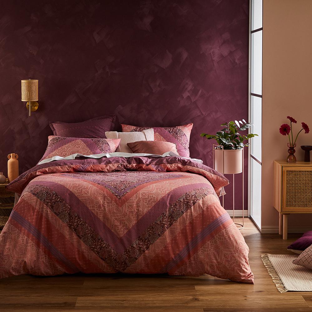 Logan & Mason Navajo Quilt Cover Set (Rose) Queen Buy online at The