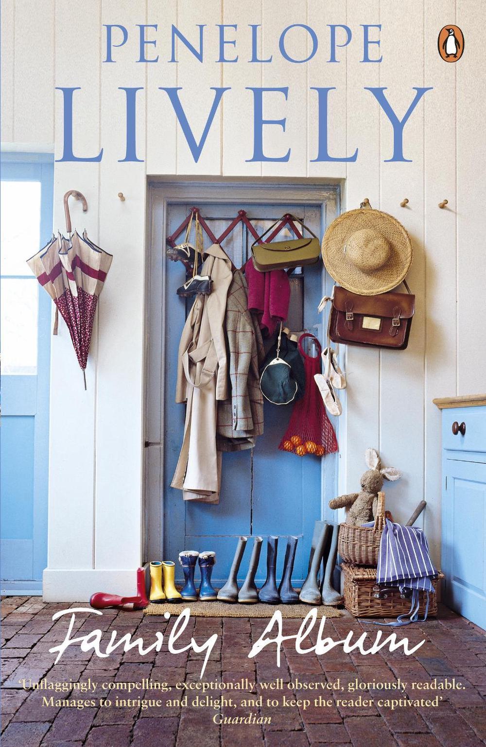 Family Album by Penelope Lively - ISBN: 9780141041223