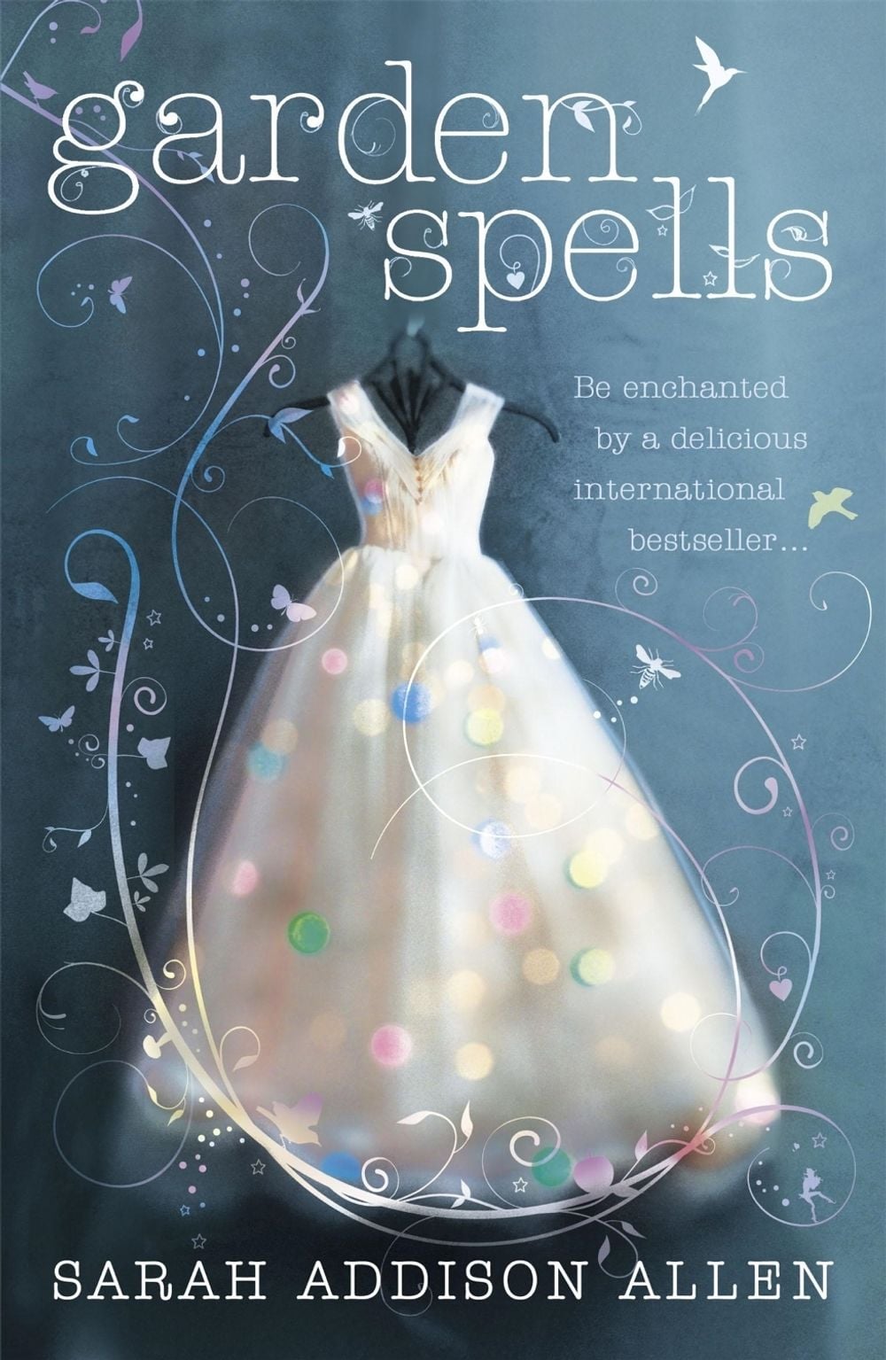 Garden Spells by Sarah Addison Allen - ISBN: 9780340935743
