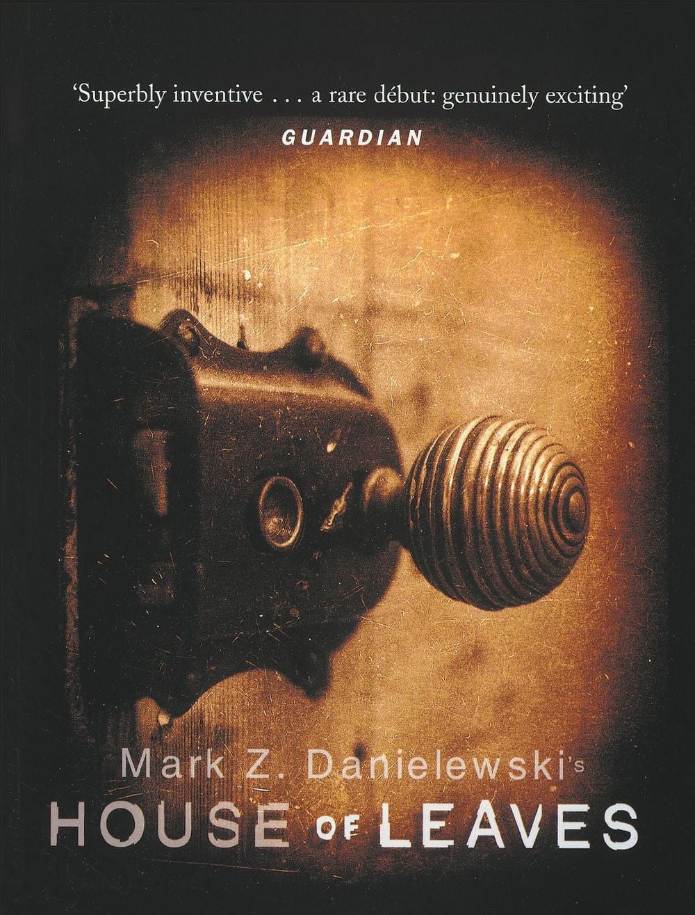 House Of Leaves by Mark Z. Danielewski - ISBN: 9780385603102