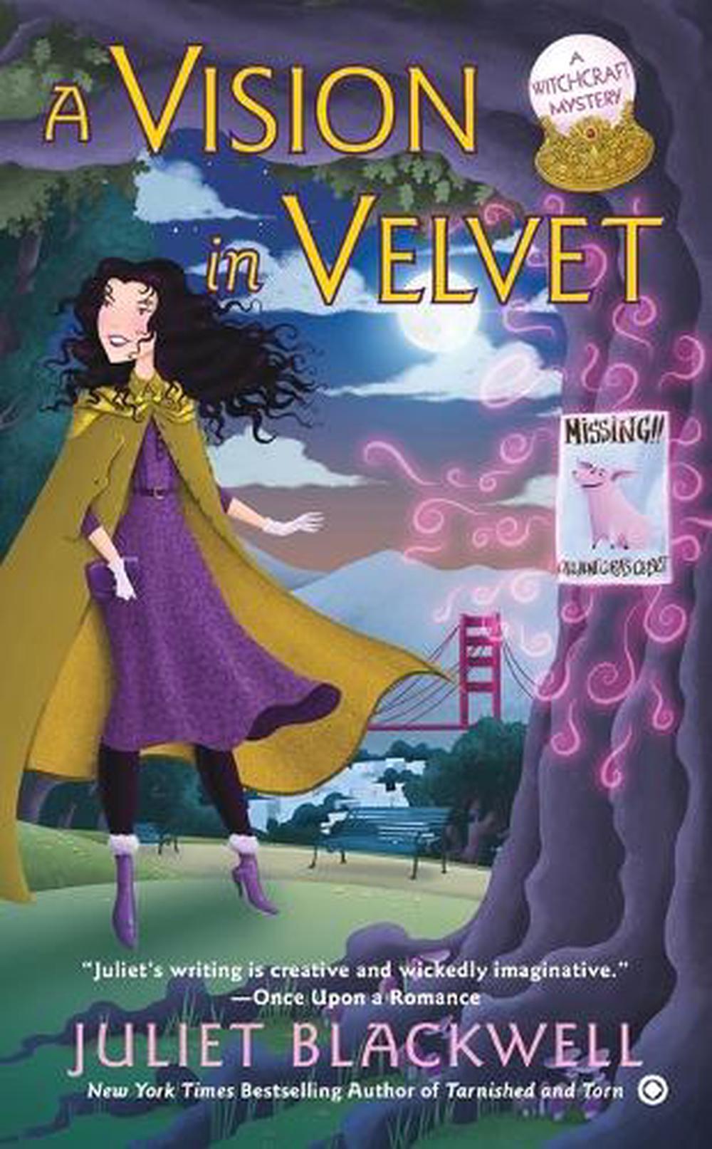 A Vision in Velvet by Juliet Blackwell - ISBN: 9780451240903