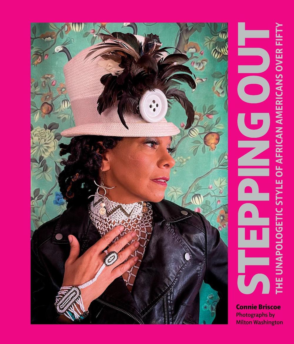 Stepping Out by Connie Briscoe - ISBN: 9780593236116