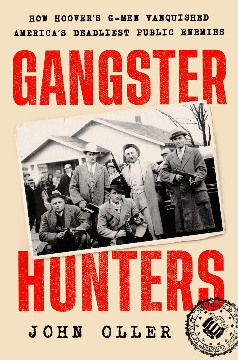 Gangster Hunters, 9780593471364