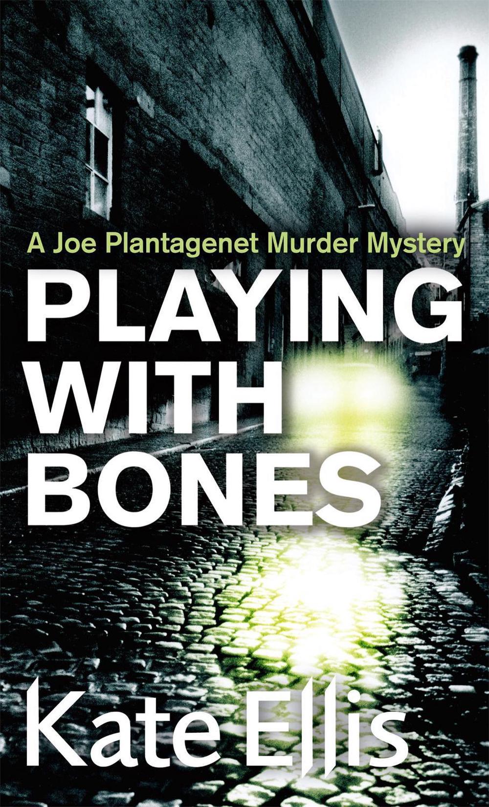 Playing With Bones by Kate Ellis - ISBN: 9780749909338