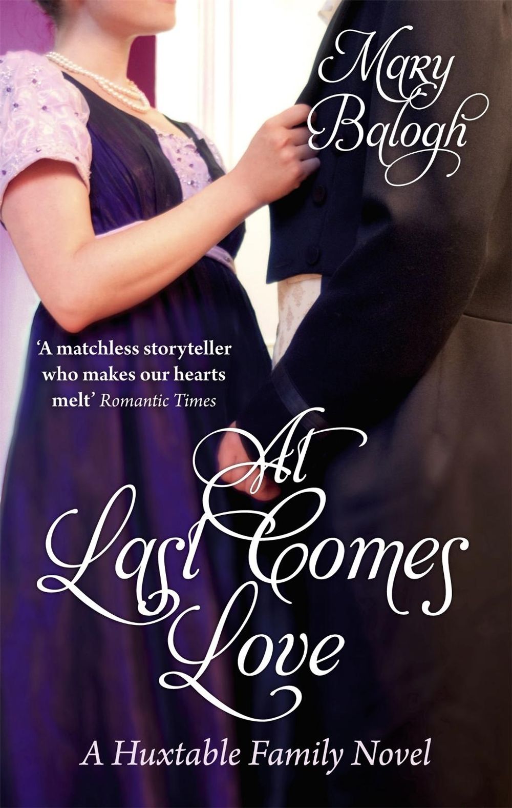 At Last Comes Love by Mary Balogh - ISBN: 9780749942915