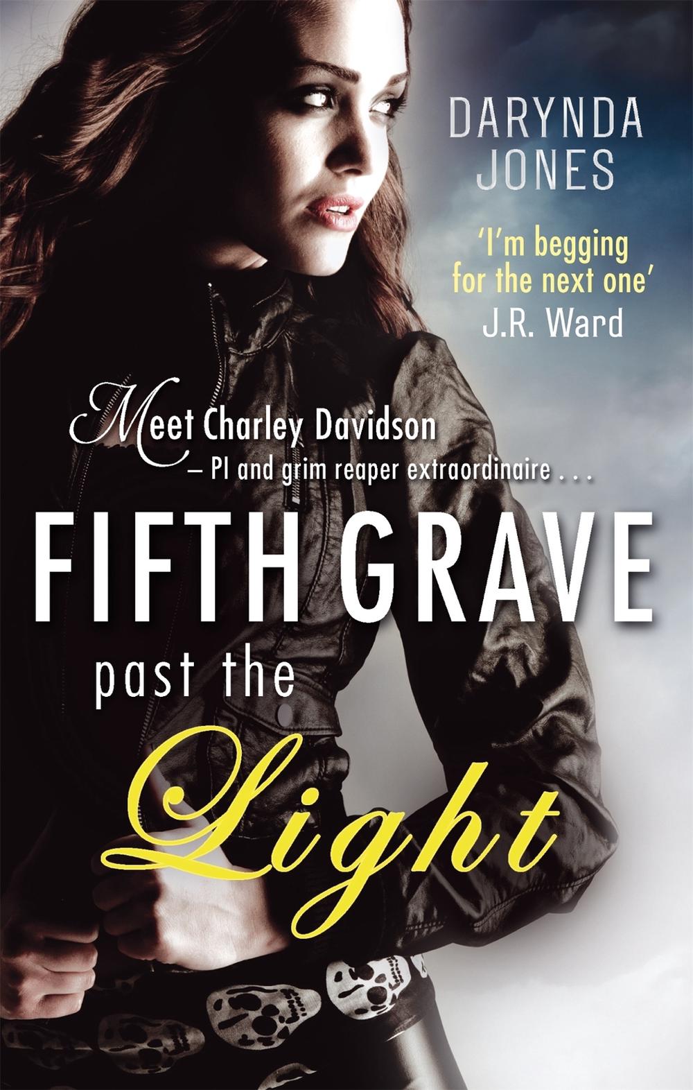 Fifth Grave Past the Light by Darynda Jones - ISBN: 9780749959180