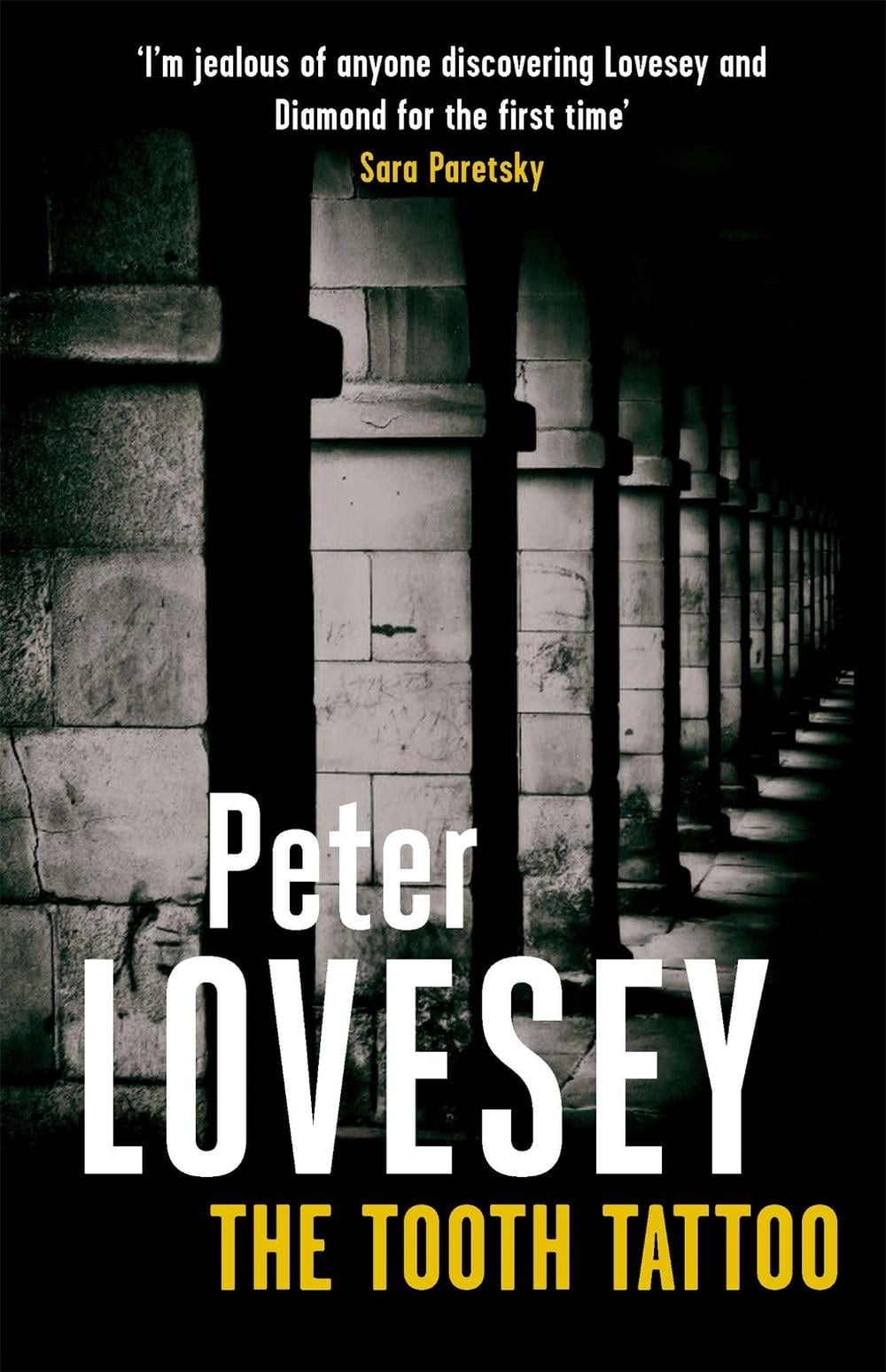 The Tooth Tattoo by Peter Lovesey - ISBN: 9780751550603