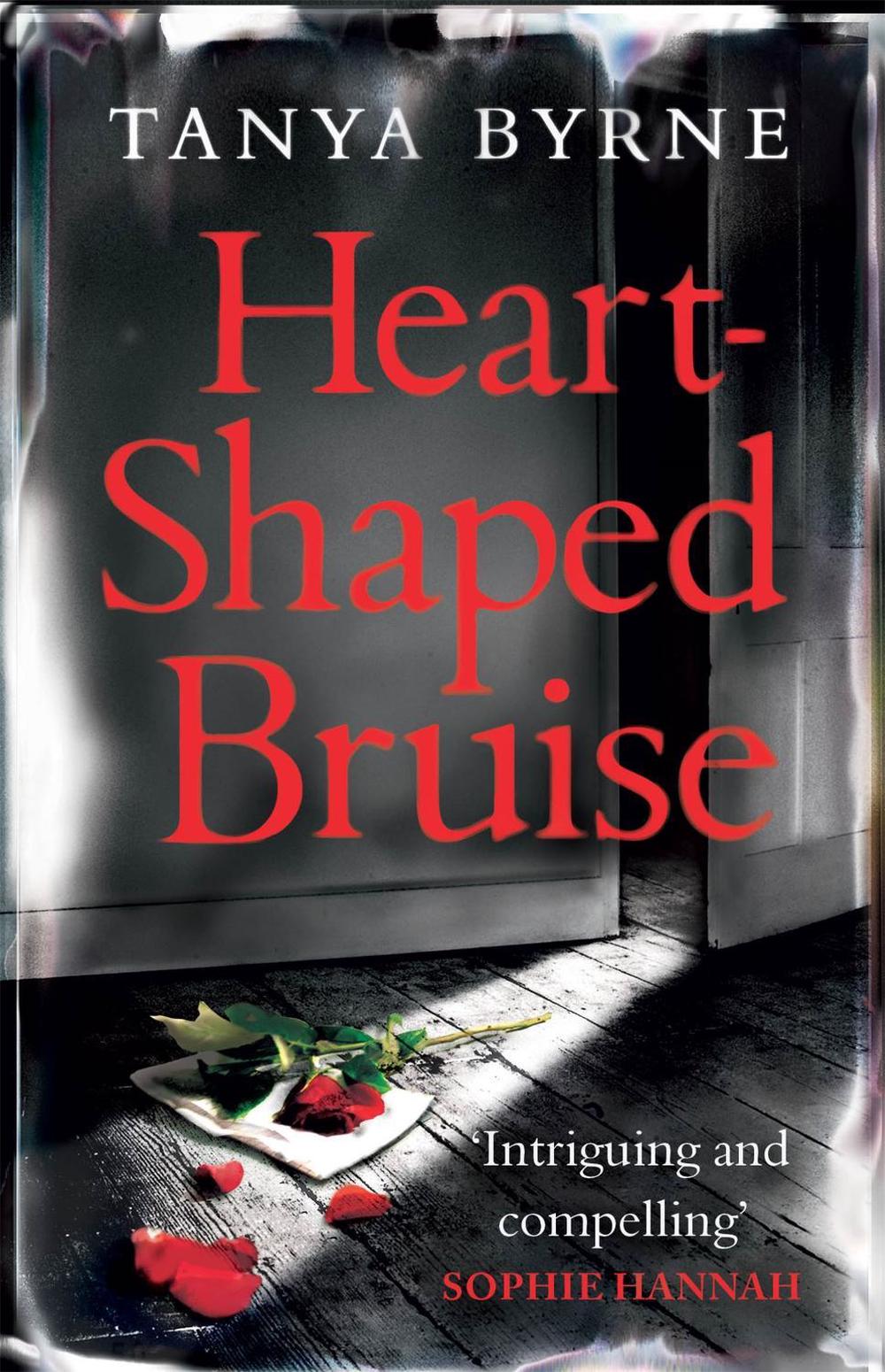 Heart-shaped Bruise by Tanya Byrne - ISBN: 9780755396061