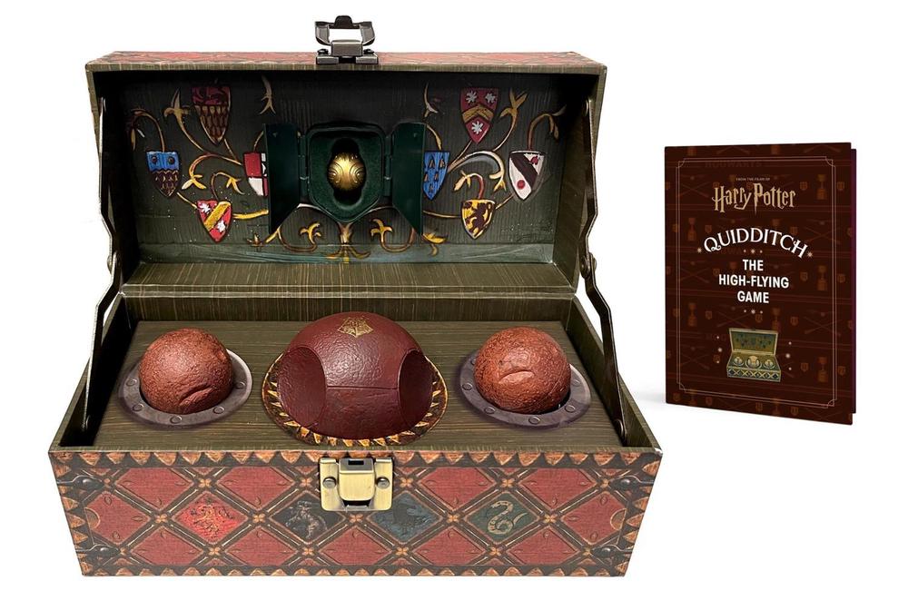 Harry Potter Collectible Quidditch Set (Includes Removeable Golden Snitch!), 9780762483488