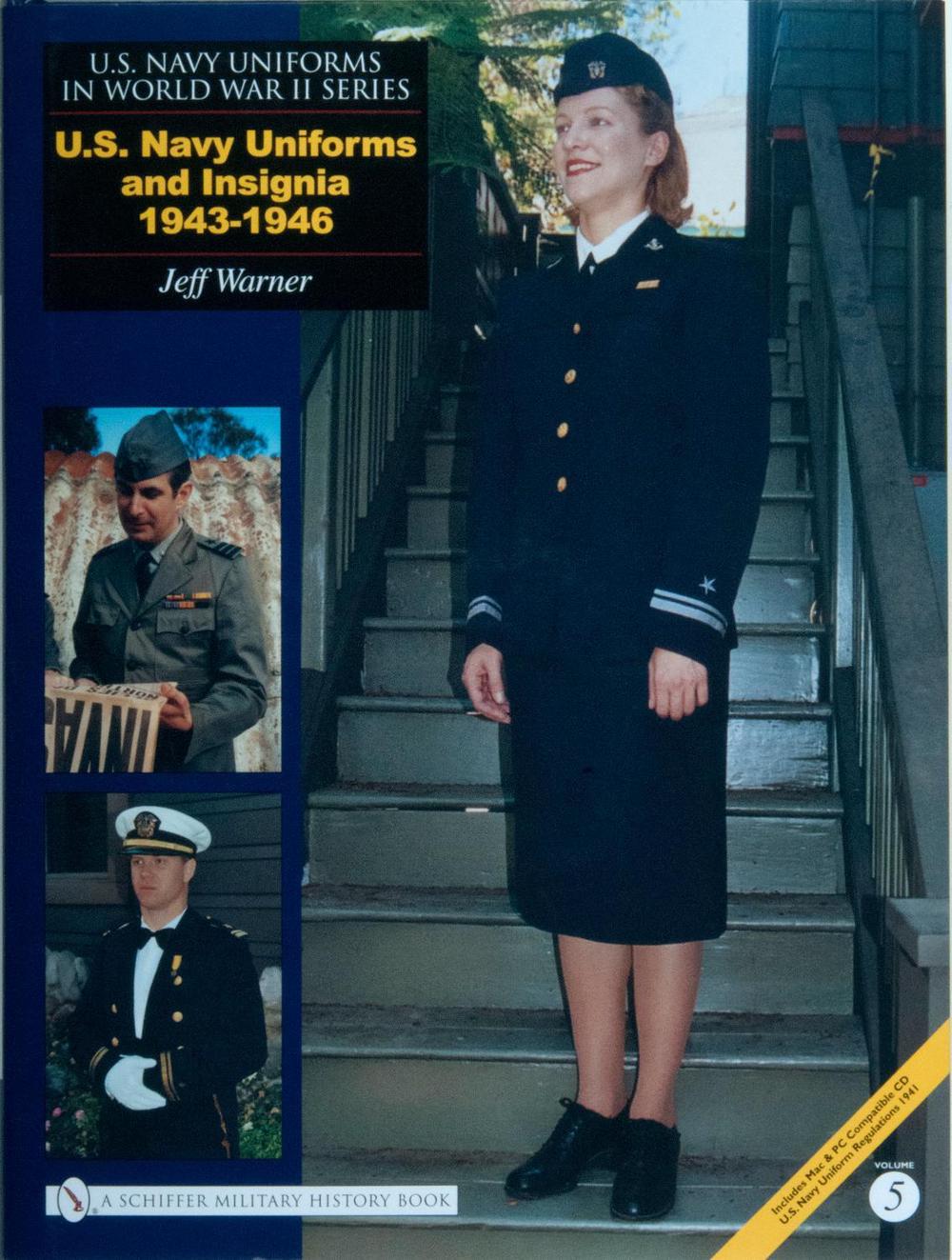 U.S. NAVY UNIFORMS IN WORLD WAR II SERIES, 9780764325847
