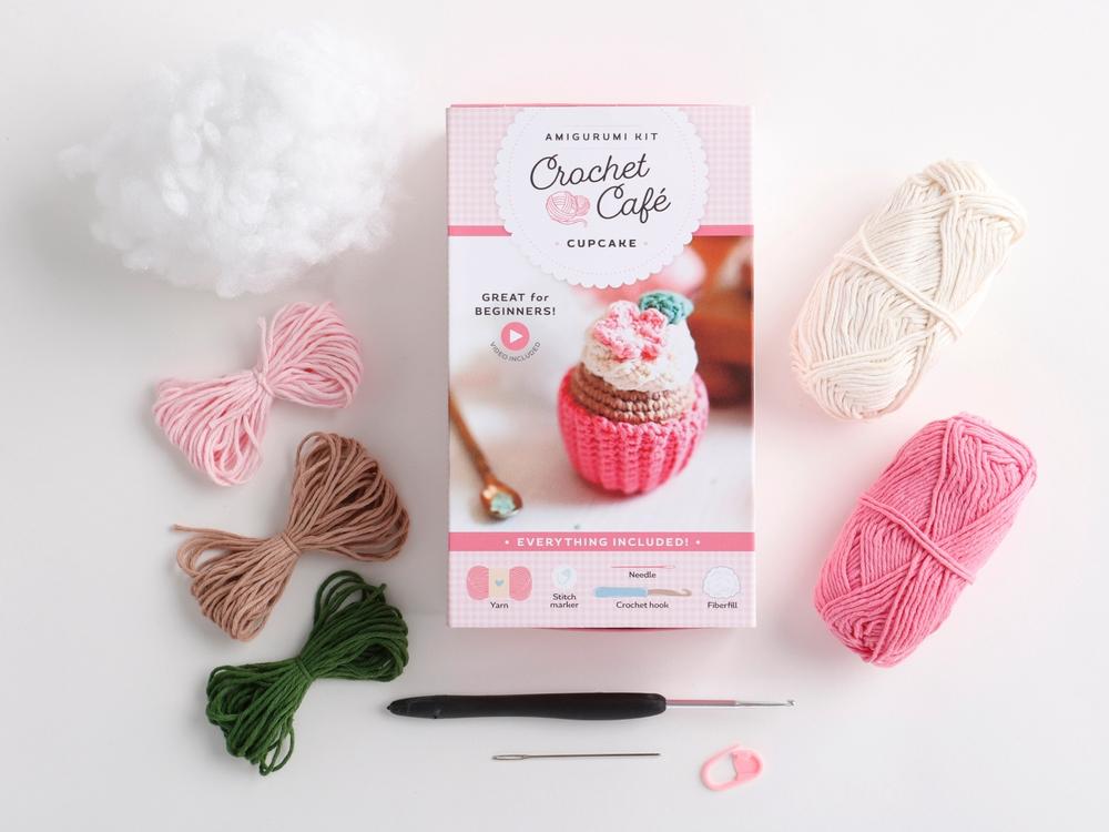 Crochet Café Amigurumi Kit Cupcake, 9780764370465