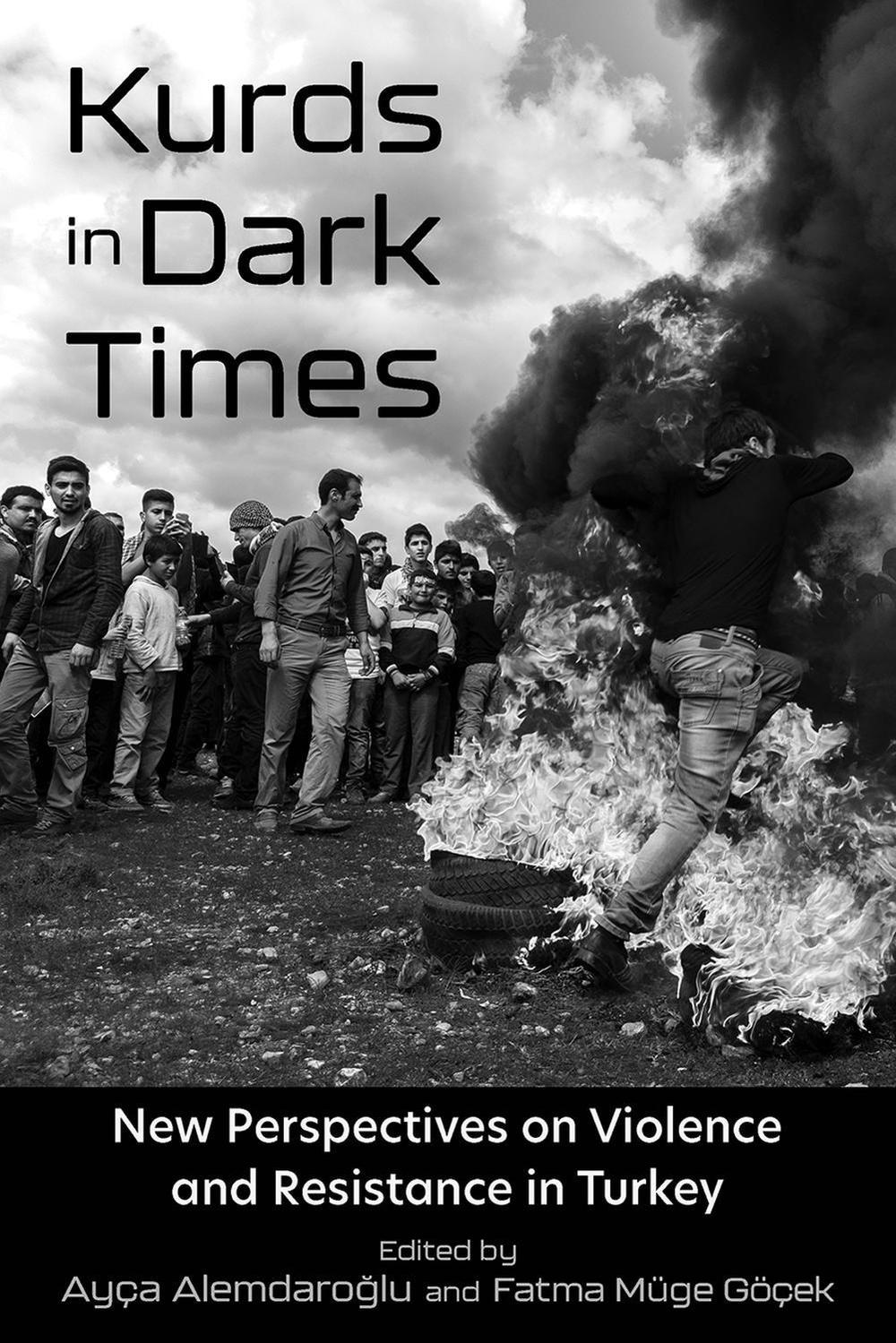 Kurds in Dark Times, 9780815637707