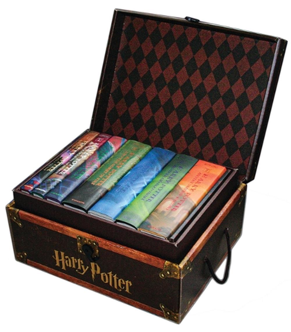 Harry Potter Hardcover Boxed Set: Books 1-7 (Trunk), 9781338864281
