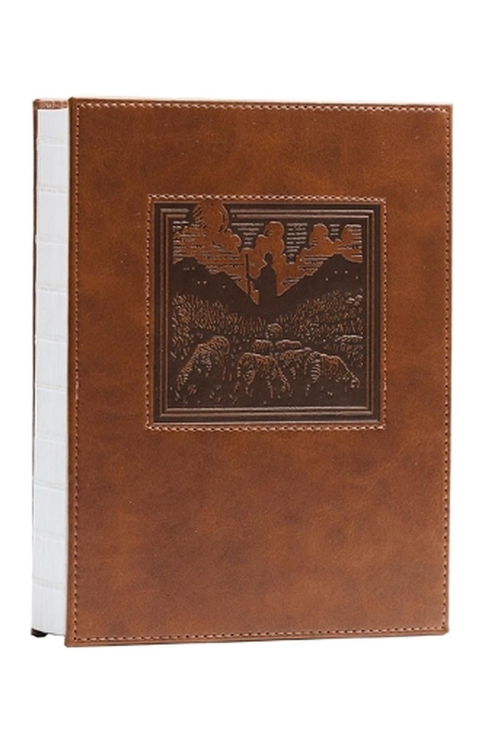 NKJV New Testament, Tracing edition: Engaging the Scripture Word by Word (Brown
