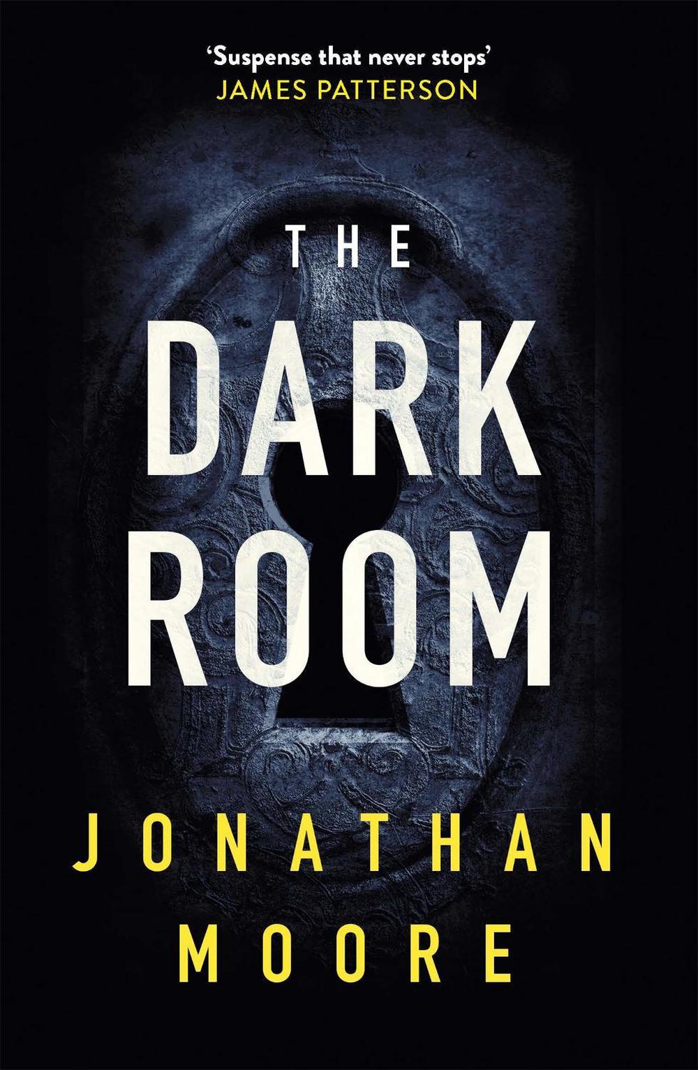 The Dark Room by Jonathan Moore - ISBN: 9781409165040