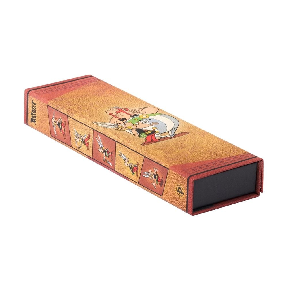 Asterix & Obelix (The Adventures of Asterix) Pencil Case (Wrap Closure) by Paperblanks - ISBN: 9781439797457