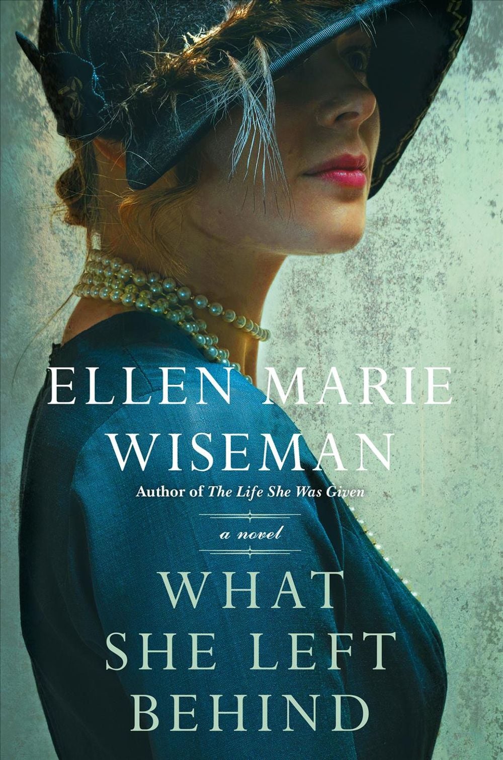 What She Left Behind by Ellen Marie Wiseman - ISBN: 9781496730039