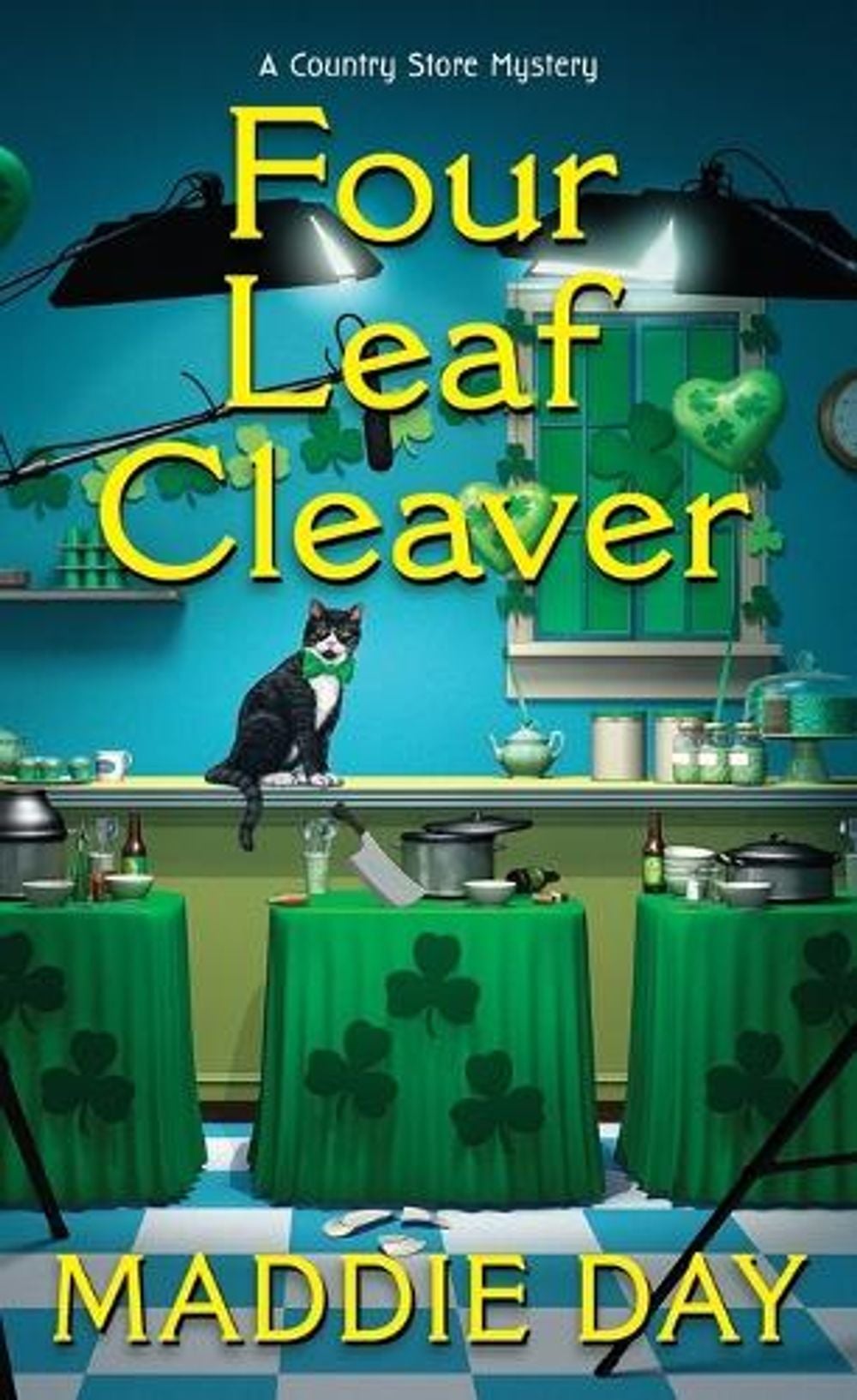 Four Leaf Cleaver by Maddie Day - ISBN: 9781496735652