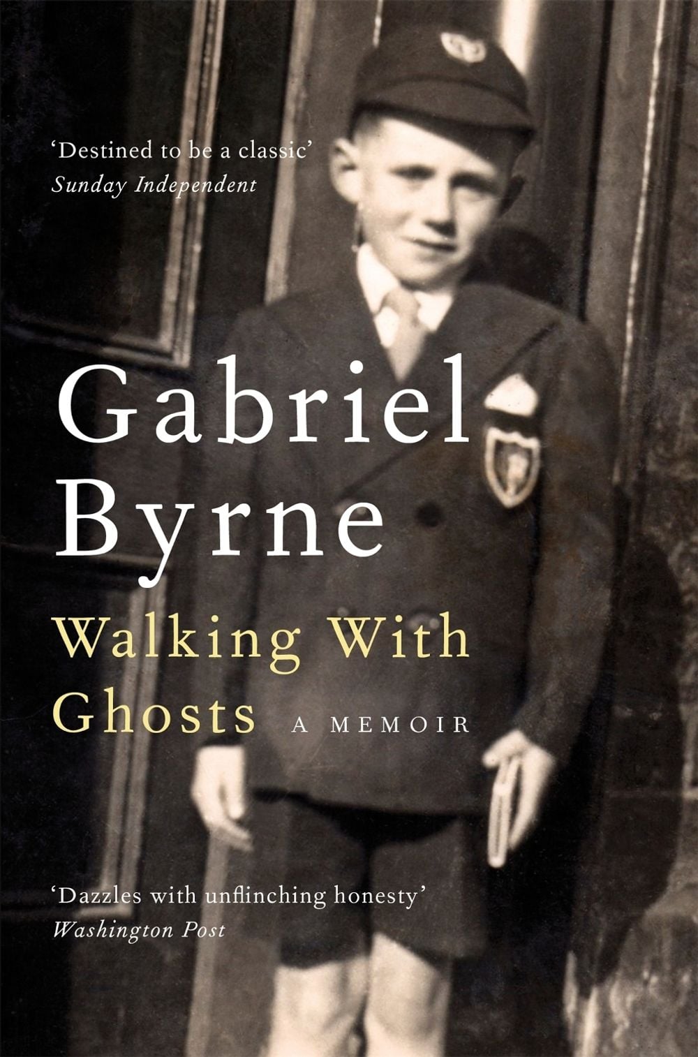 Walking With Ghosts by Gabriel Byrne - ISBN: 9781529027457