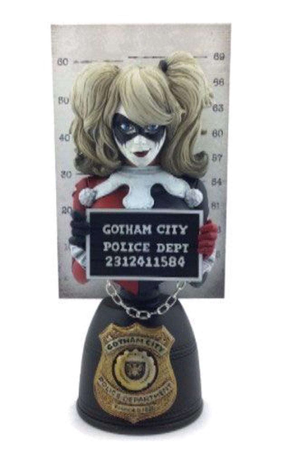 Cryptozoic Entertainment Batman - Harley Quinn Mugshot Bust #1, 9781617686962