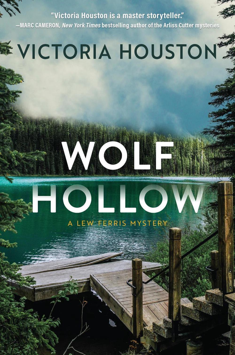 Wolf Hollow by Victoria Houston - ISBN: 9781639103669