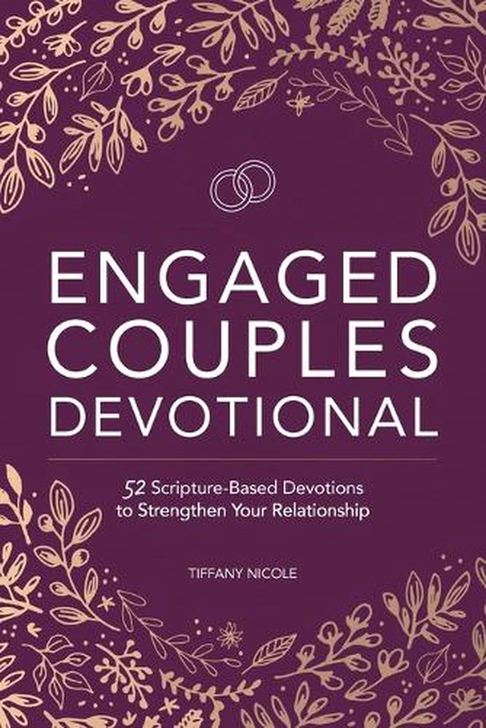 Engaged Couples Devotional by Tiffany Nicole - ISBN: 9781648768576