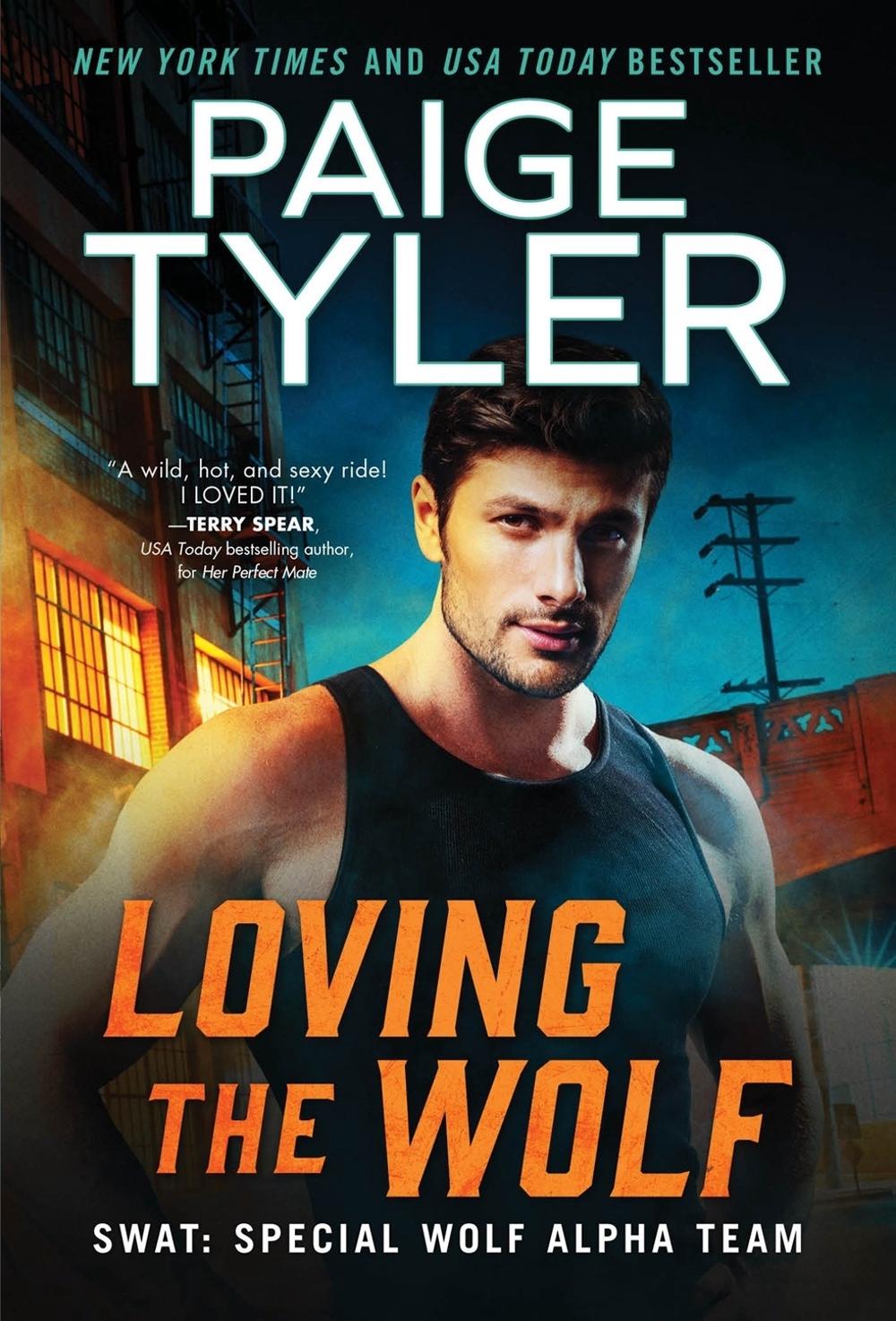Loving the Wolf by Paige Tyler - ISBN: 9781728248813