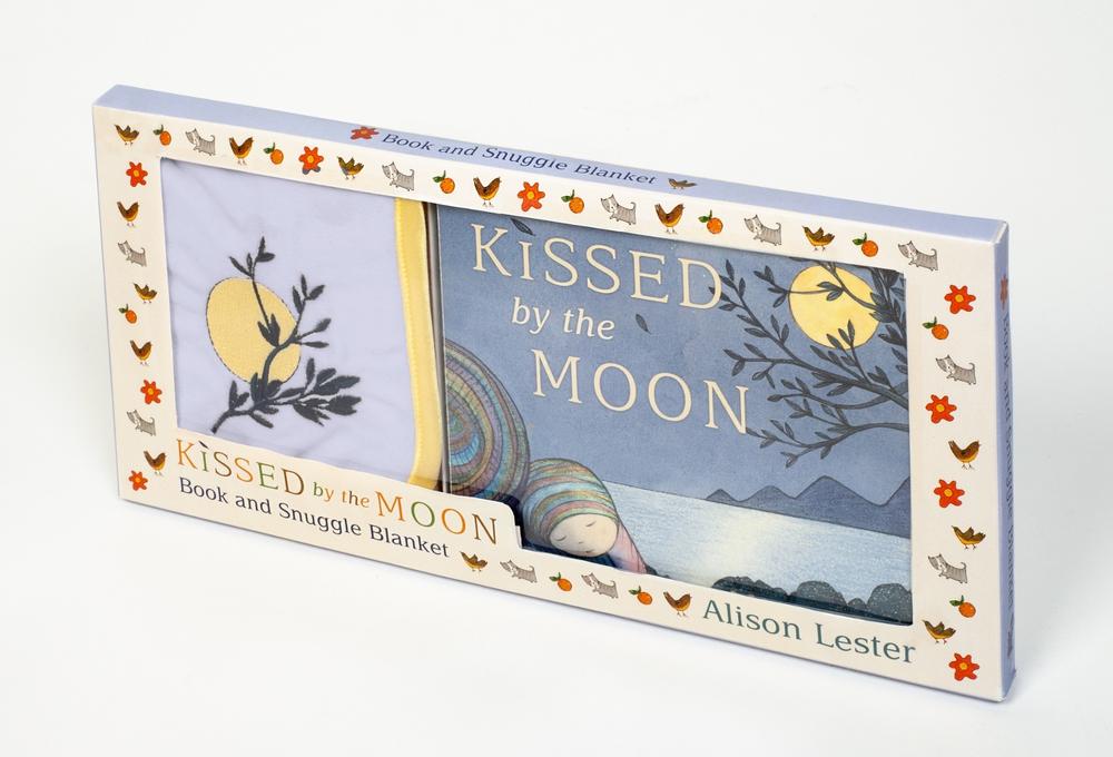 Kissed by the Moon: Book and Snuggle Blanket Box Set by Alison Lester - ISBN: 9781760893965