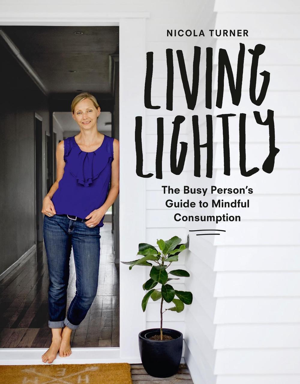 Living Lightly, 9781775541509