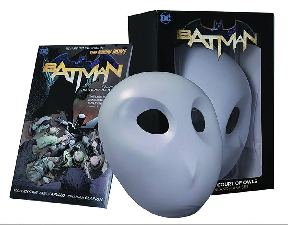 Batman: The Court of Owls Mask and Book Set by Scott Snyder - ISBN: 9781779517944