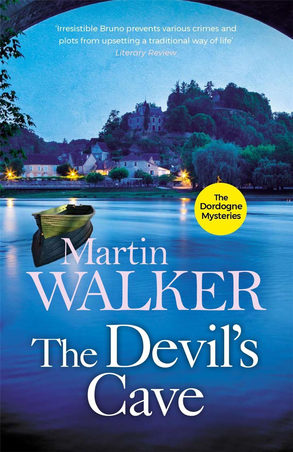 The Devil's Cave by Martin Walker - ISBN: 9781780870700
