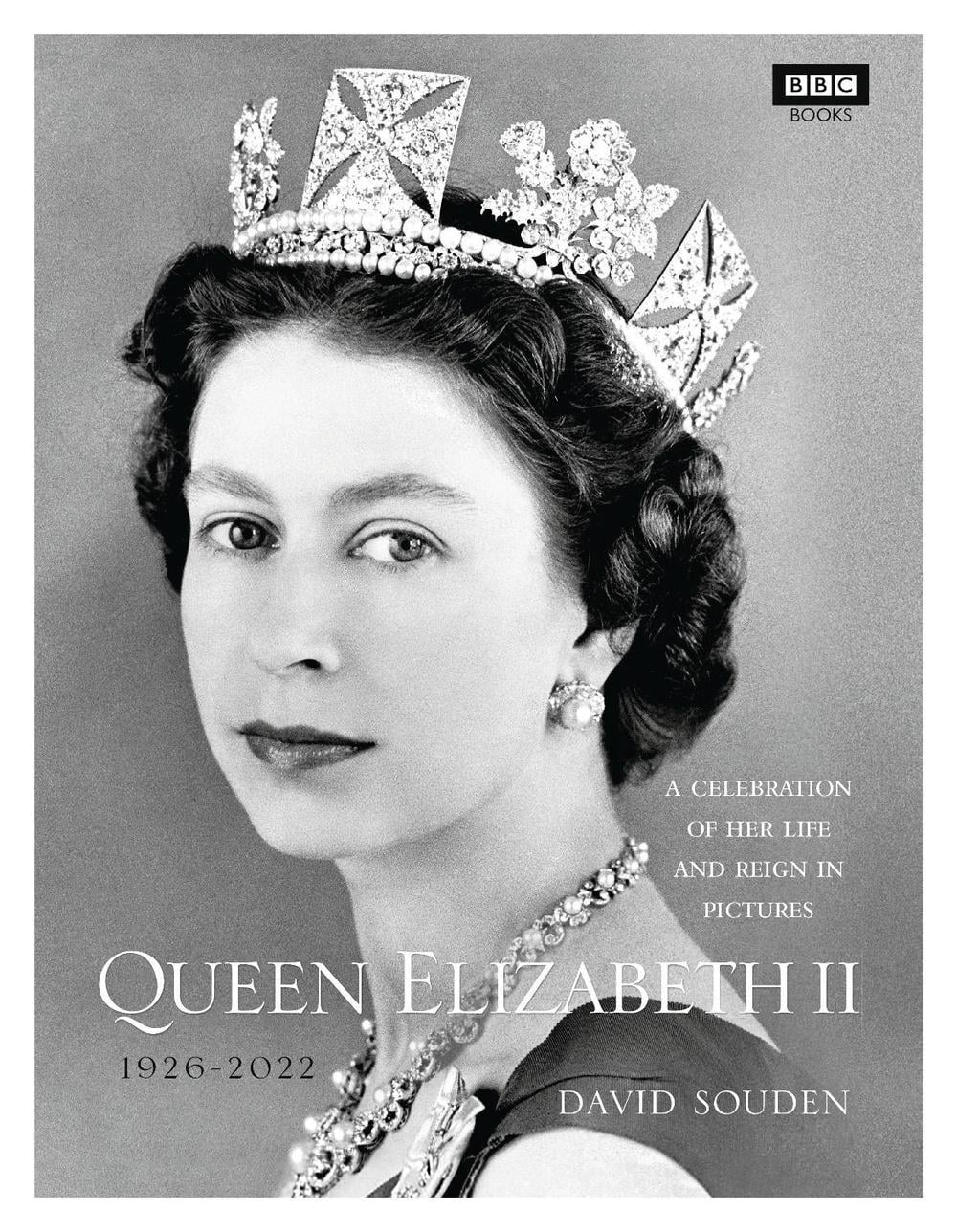 Queen Elizabeth II: A Celebration of Her Life and Reign in Pictures by David Souden - ISBN: 9781785943096