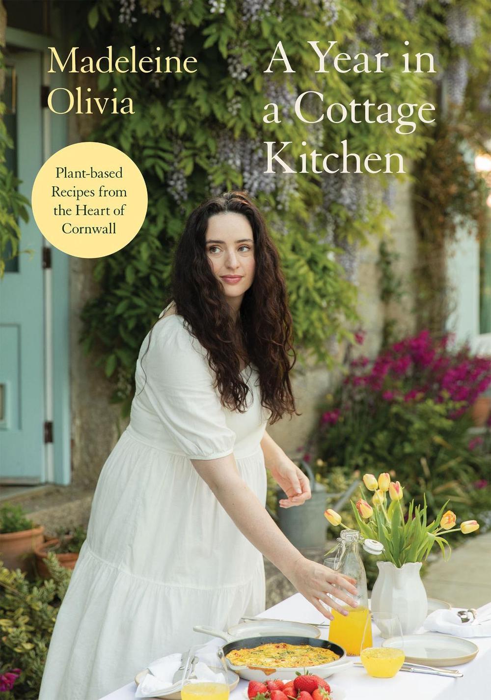 A Year in a Cottage Kitchen, 9781837833788